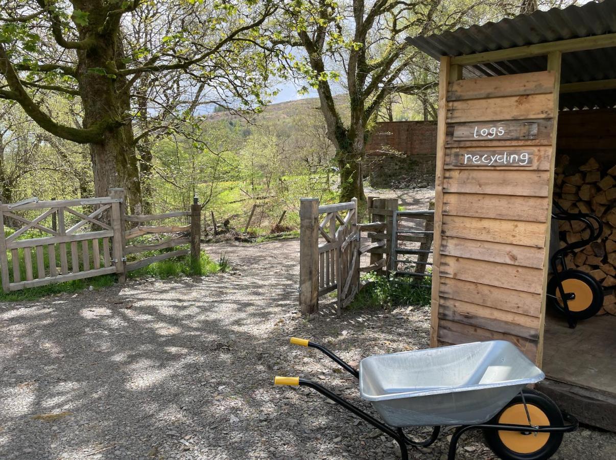 Cosy Woodland Off Grid Shepherds Hut - Rowan Villa Castle Douglas Dış mekan fotoğraf